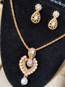 Vintage Pearl Necklace &amp; Earring Set