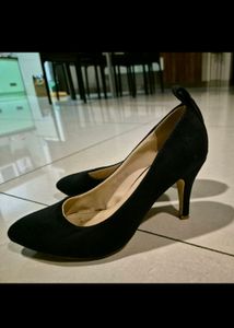 PRICE DROP On Dressberry Heels