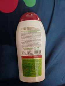Mamaearth Onion Hair Fall Shampoo