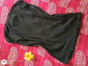 black stretchable tank top pearl decor fitted