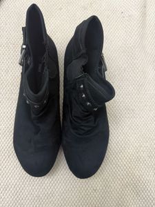 Black Boots