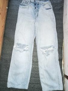 Light Wash ripped Denim Jeans