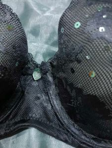 Victoria&#39;s Secret Lace Detail Bra