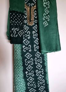 Bandhni Green EMBROIDERED Unstitched Suit Material