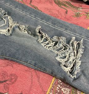 URBANIC DAMAGED JEANS