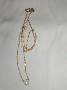 Pearl Pendant Necklace