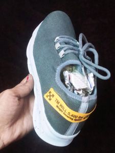 NEW NO USED SPORTS SHOES FOR MAN.