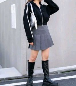 Striped Sleeve Black Hoodie (E)