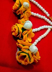 Floral Maang Tikka Set💛