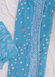 Saree With Beautiful Thread Embroidery