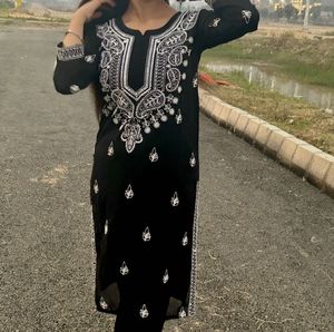Chiknkari Kurti
