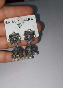 Sara Jhumka Earrings