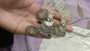 4 Earring 1 Bracelet 2 Bangles