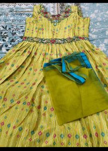 💛 Yellow Gown With Duppata 💛
