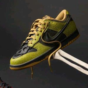 Nike Dunk Low QS Halloween Skull 💀