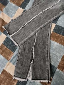 Gray Wash Frayed Hem Jeans
