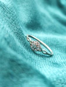💍✨🎁Dainty Floral Diamond Ring Choice Of Queen&#39;s