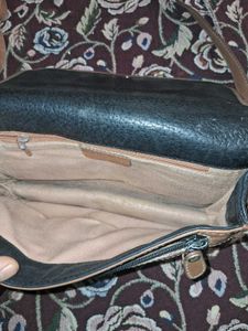 Nina Ricci Paris 100 %leather Bag