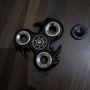 Black Claw-Style Fidget Spinner (One Cap Damaged)