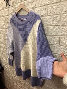 Stylish Lavender &amp; White Sweater🎗️🌷