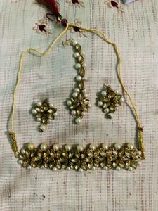 Gold-toned Earrings &amp; Maang Tikka Set