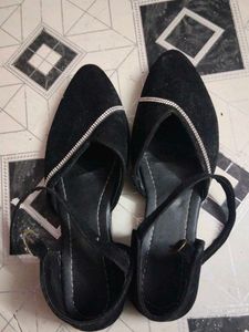 Flat Sandal