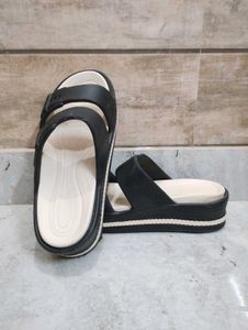 Slip-on Sandal In Black &amp; Cream Color