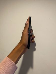 IPHONE 7+ 256GB MINOR CRACK ON DISPLAY
