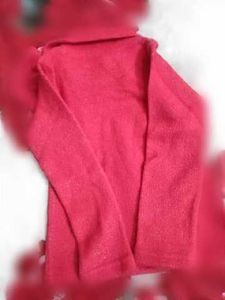 Cute Red Girl&#39;s Sweater