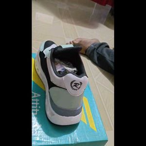 Stylish Black &amp; Mint Sneakers