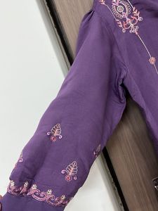 New branded thread work puff sleevePurple cord set