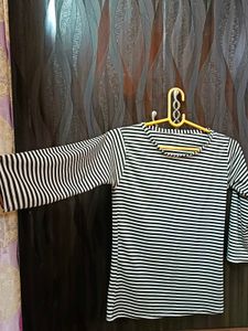 Black &amp; White Striped Tshirt