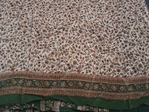 Floral Print Pure Crepe Saree(No Blouse)