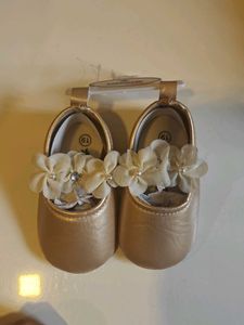 Baby Girl Gold Shoes with Flowers