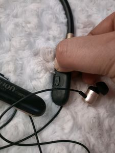 UBON NECKBAND Good Condition