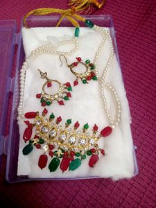 Beautiful Pearls Necklace Set