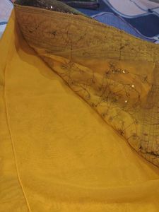 i am selling weeding wear saree With Blouse