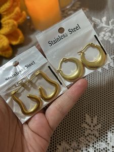 Set of 2 Gold Hoop Earrings