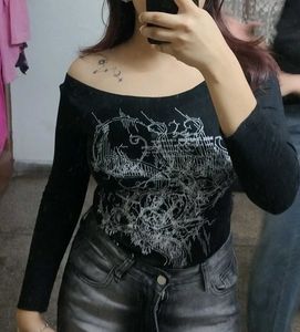 Off - shoulder grunge top 🎀