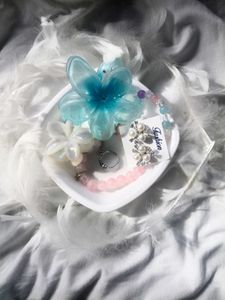 A Cute Hamper To Gift Your Favourite Person 🪐