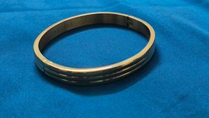 Unisex Anti-tarnish Metal Bracelet (kada)