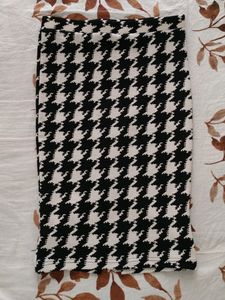 Houndstooth Pencil Skirt