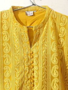 Zola Yellow Embroidered Kurta Size L