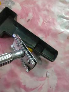 Manual Razor Machine