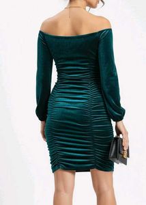 Emerald Velvet Bodycon Dress