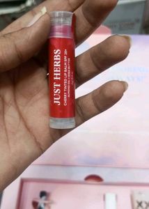 Makup Essentals Glam Box