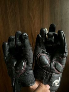 Riding gloves