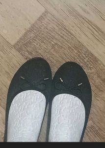Black Ballet Flats