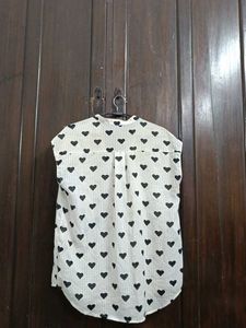 Heart Print Sleeveless Blouse
