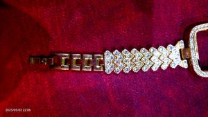Golden Bracelet With White Jarkan Work❤️❤️
